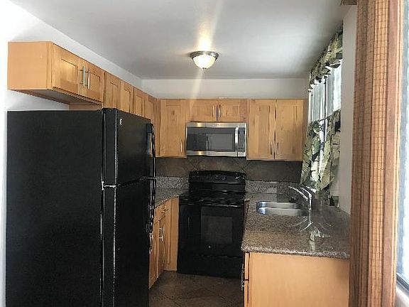 3rd image of 249 Liliuokalani Ave APT 201