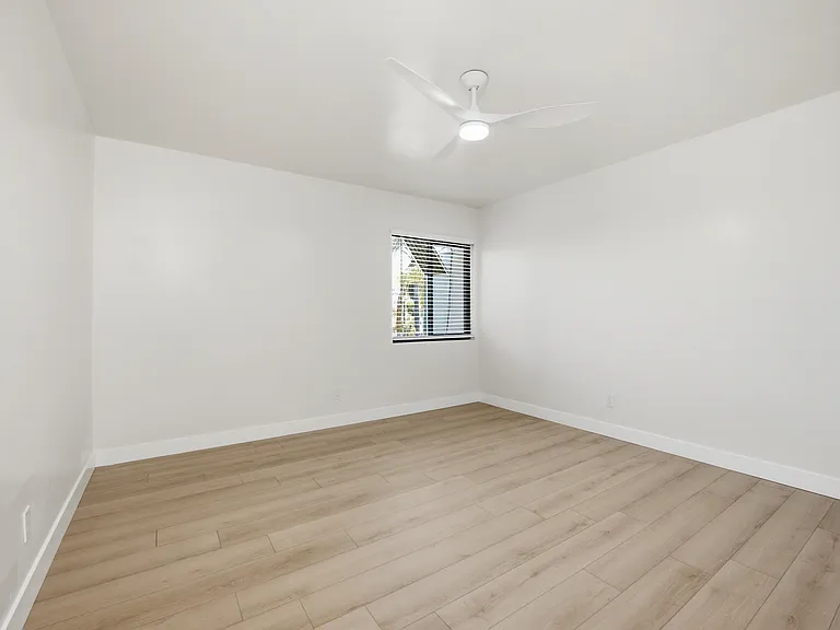 4553 North Ave #4549.5 — Photo 10