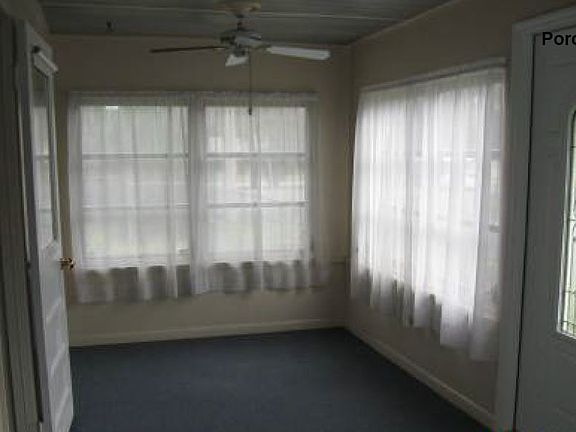 3rd image of 639 Laura St E