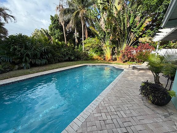 3rd image of 1568 NE 39th Street