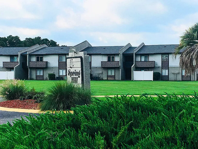 Spring Hill Apartments — Photo 8