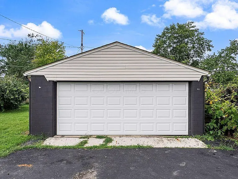 3 bed, 972 sqft, $2,000 — Photo 4