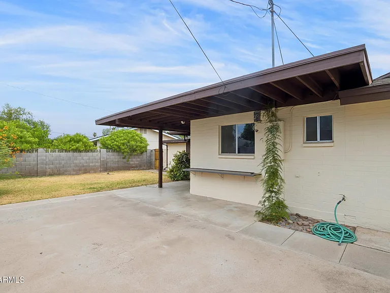 1014 E Balboa Cir — Photo 58