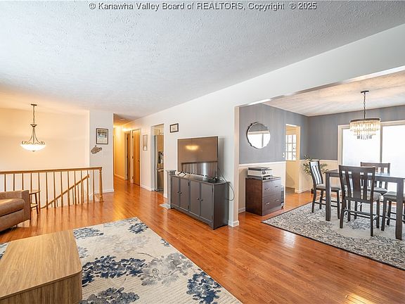 3rd image of 1596 Alexandria Pl