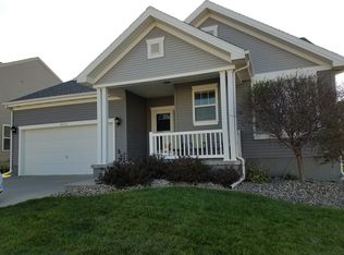 8712 S 67th St, Papillion, NE 68133