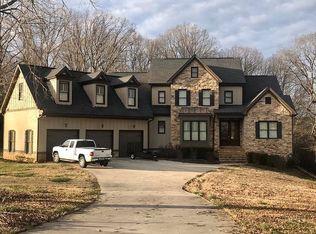 8636 Drake Dr, Lula, GA 30554