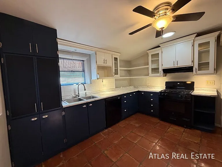 2732 N Martin Ave — Photo 18