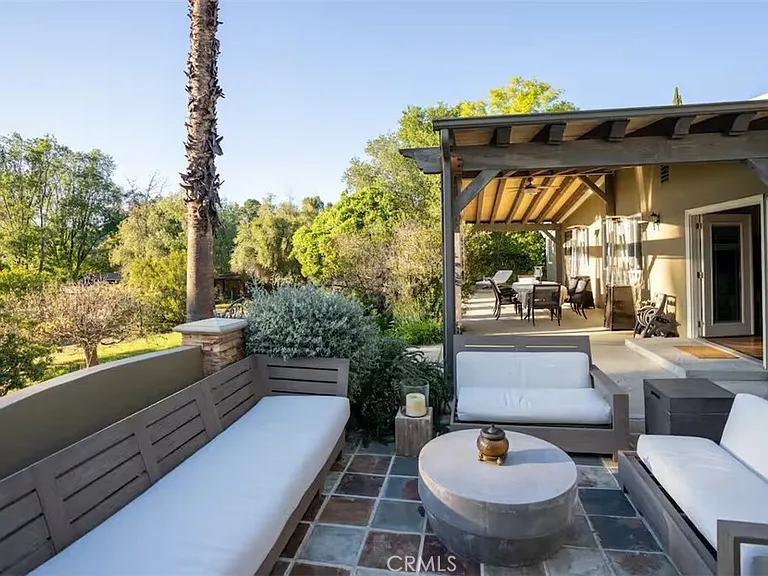 24361 Mulholland Hwy — Photo 32