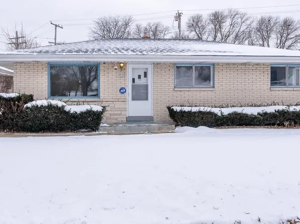 7629 West Thurston CIRCLE, Milwaukee, WI 53218