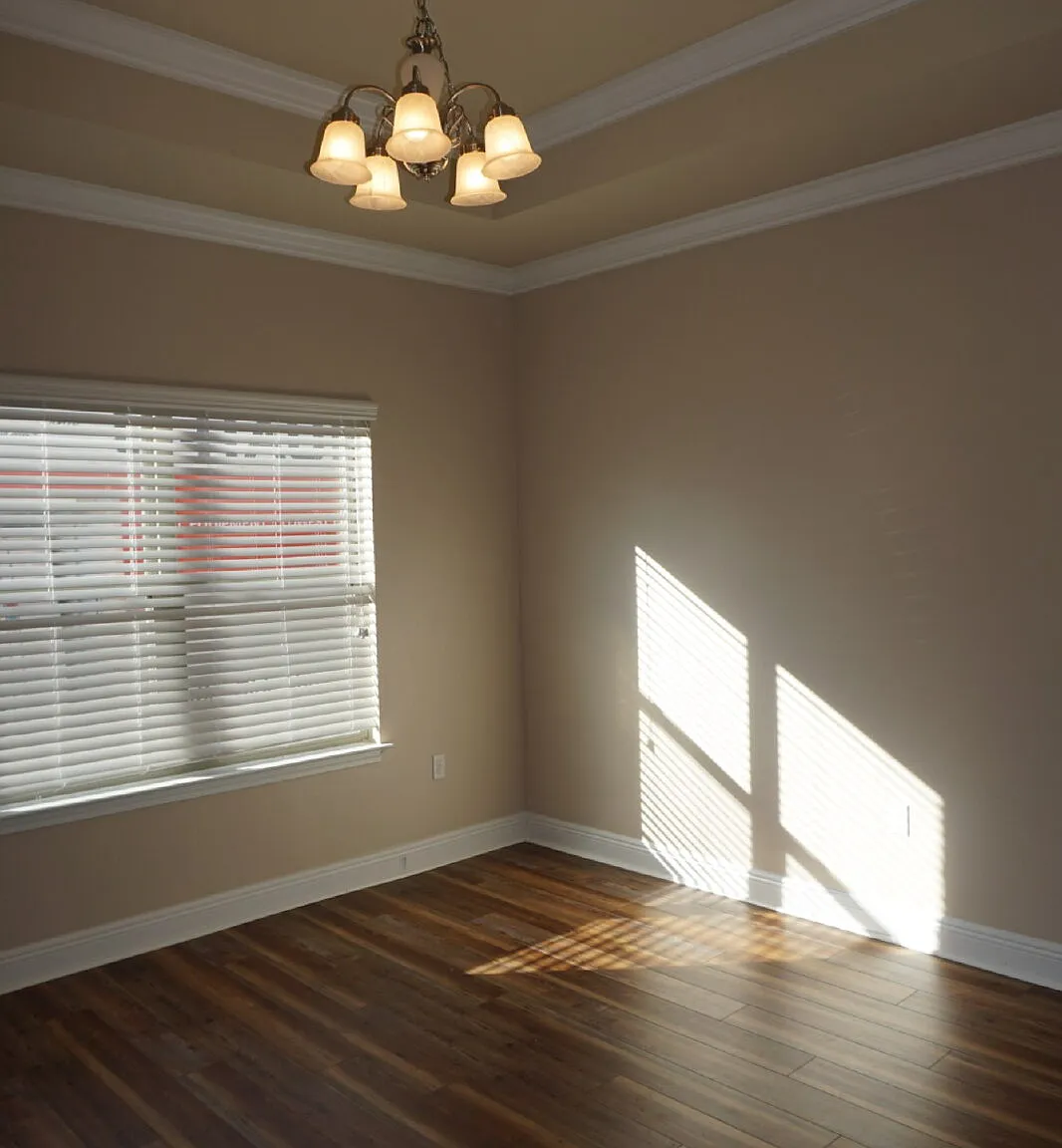 4 bed, 2.5 bath, 2305 sqft, $2,100 — Photo 4