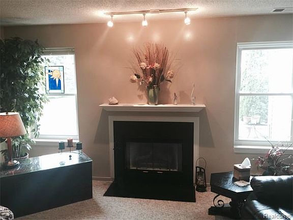 4th image of 4970 Oakhill Dr #67-1