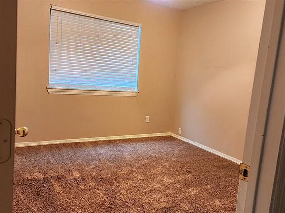 5th image of 21019 Royal Villa Dr