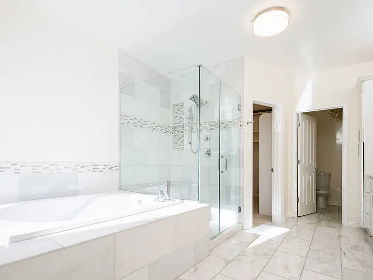 335 N Josephine St #A — Photo 48