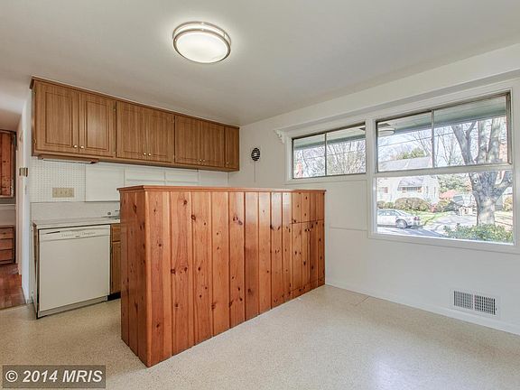 5th image of 1409 Bernerd Pl