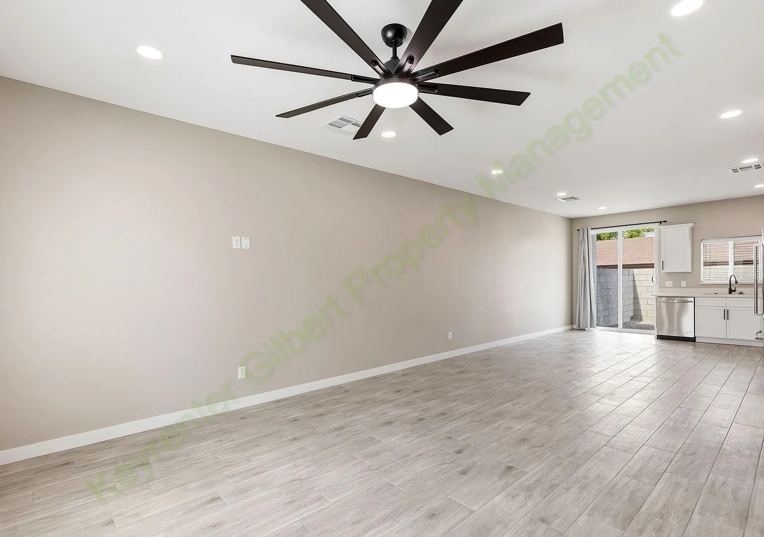 Brand-New 3-Bedroom Duplex with Designer Finishes & Private Yard in Central Mesa — Photo 3