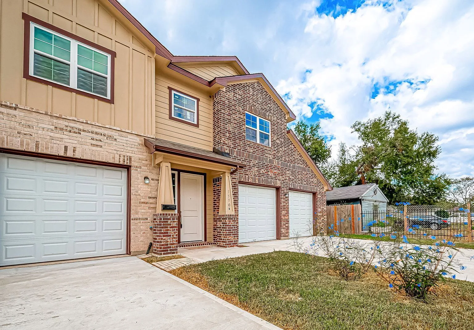 3 bed, 2.5 bath, 1350 sqft, $1,900 — Photo 2