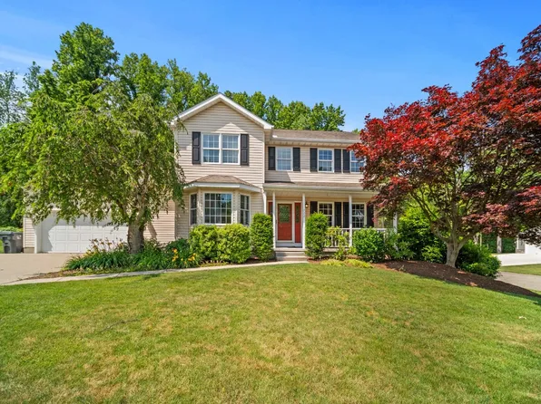 722 Harmony Dr, Erie, PA 16505