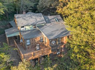 824 NE Collier Rd, Topeka, KS 66617