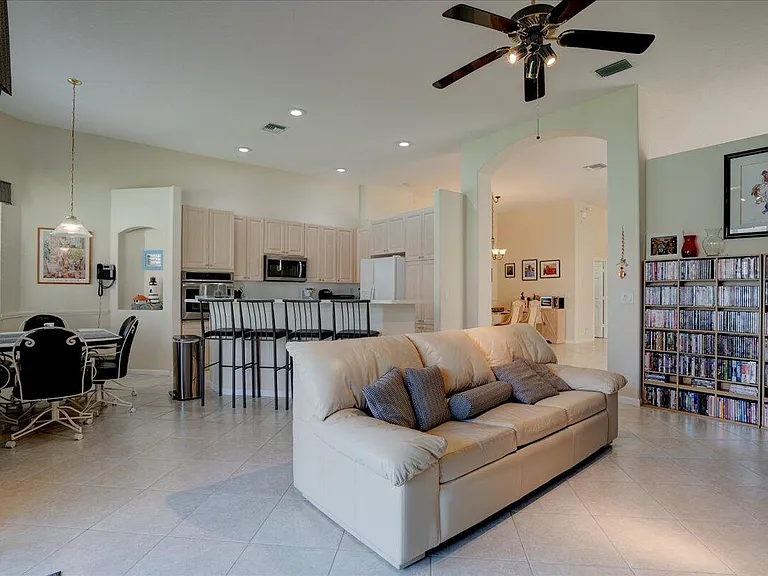 15323 Fiorenza Cir — Photo 25