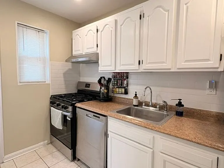 13520 Grenoble Dr — Photo 10