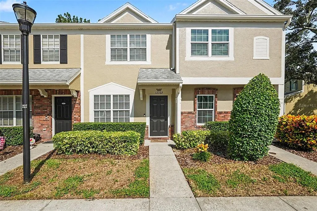 2 bed, 1.5 bath, 1152 sqft, $2,100 — Photo 1