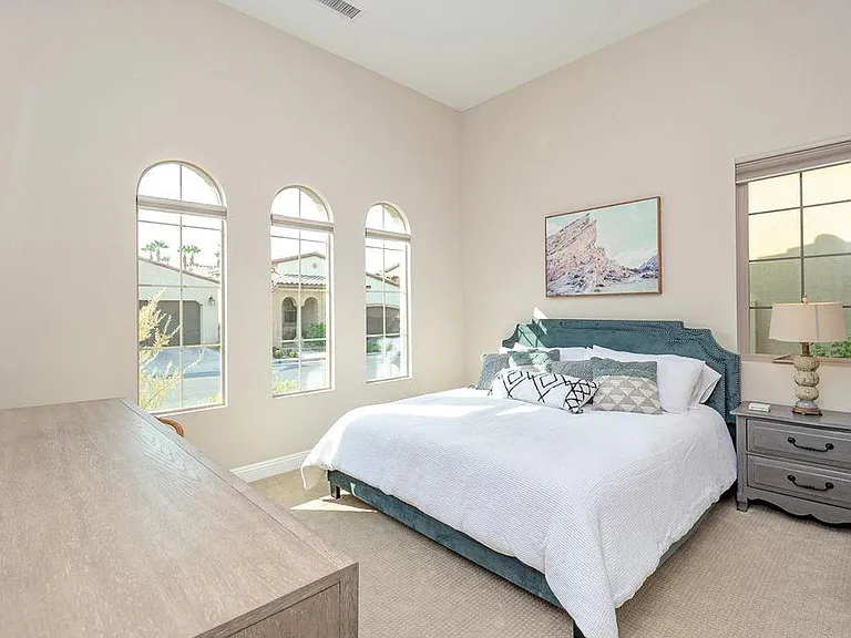 80450 Platinum Way — Photo 24