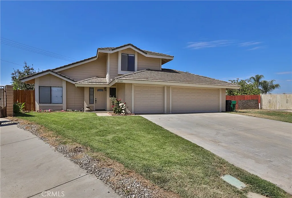 4 bed, 1794 sqft, $3,795 — Photo 3