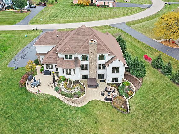 2nd image of 581 Birch Hollow Dr