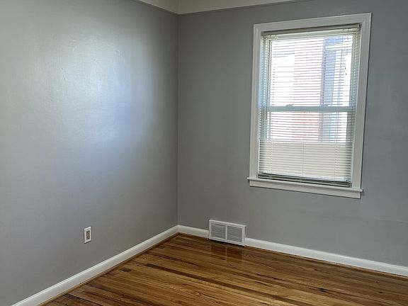 5th image of 21725 Brittany Ave