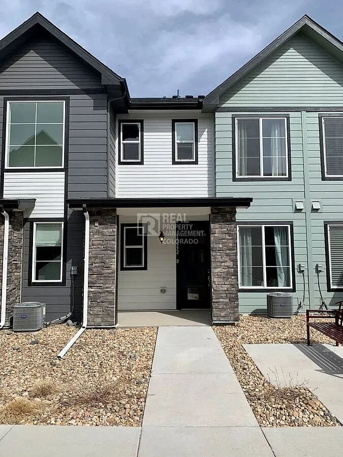 Contemporary Arvada Townhome — Photo 1