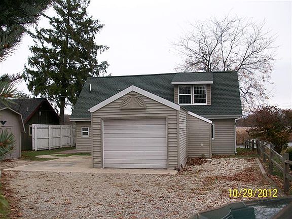2nd image of 2440 Ash Dr