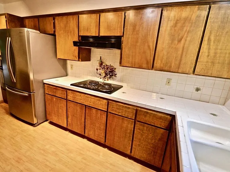 99 Montsalas Dr — Photo 9