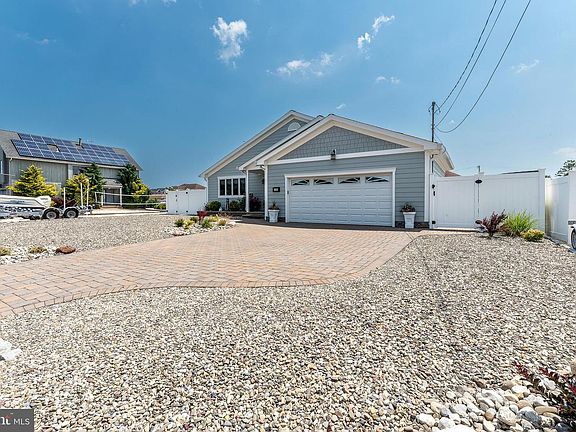4th image of 1149 E Hickory Dr