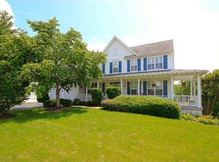 9260 Weathersfield Dr, Bristow, VA 20136
