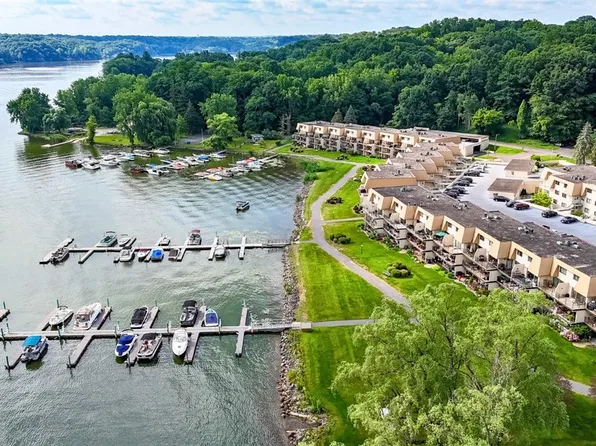 259 Bay Village Dr, Rochester, NY 14609