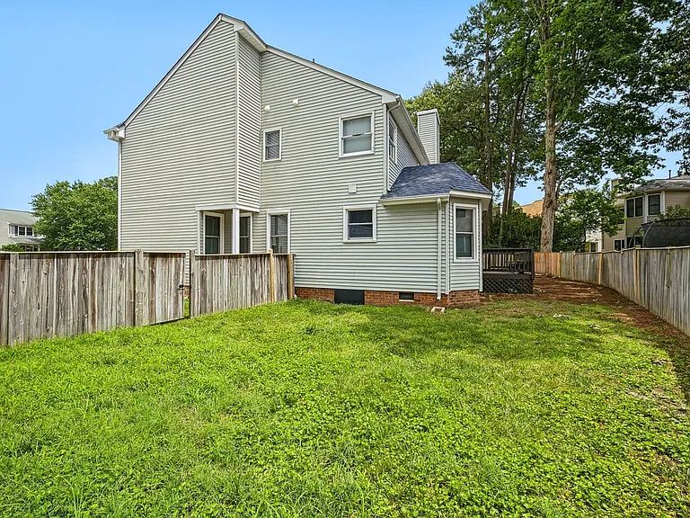 809 Bishop Ct — Photo 35