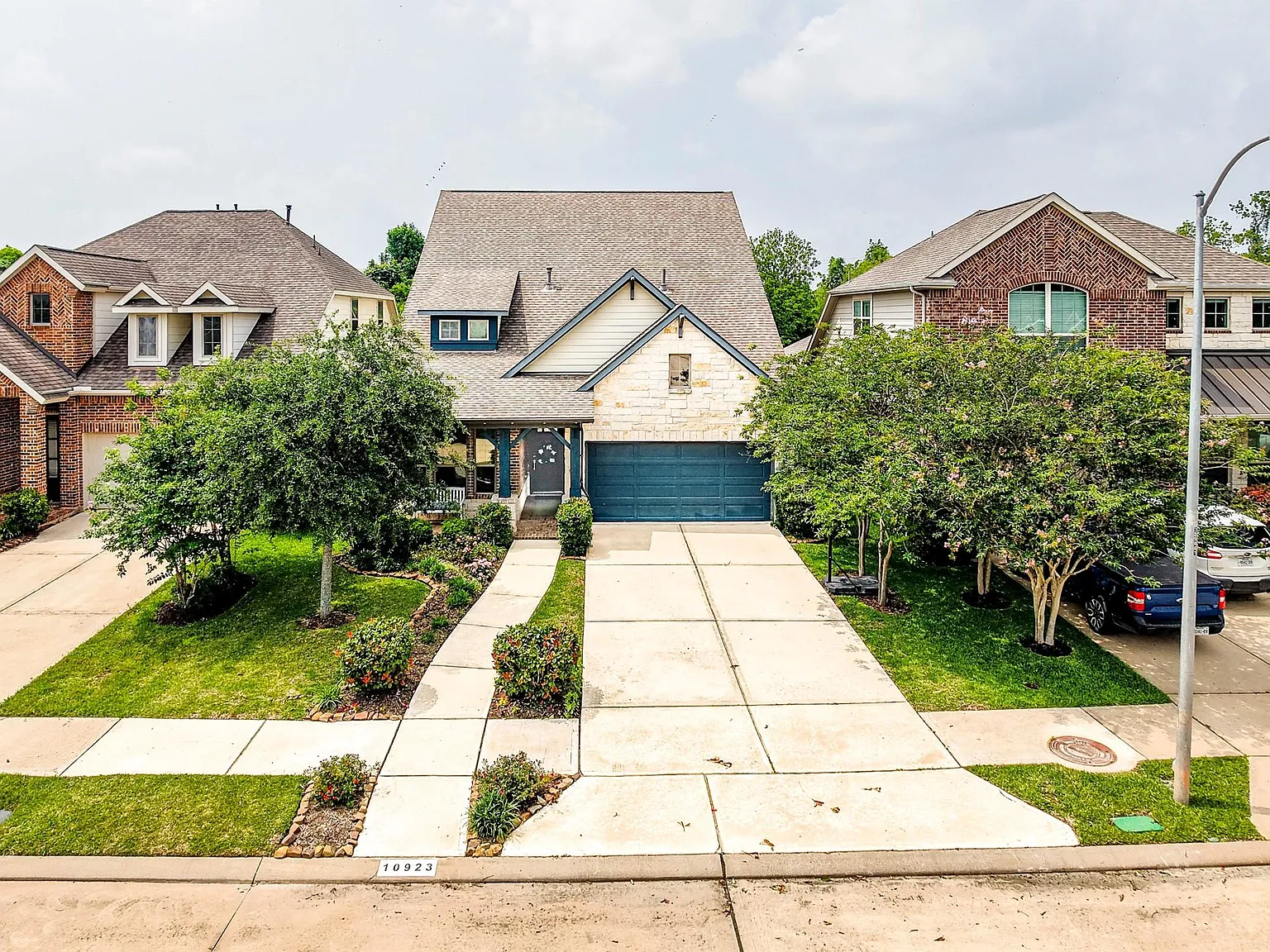 4 bed, 4.0 bath, 2854 sqft, $3,500 — Photo 4
