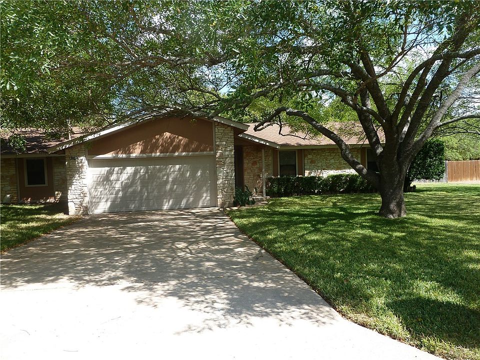1st image of 104 Parkway Dr