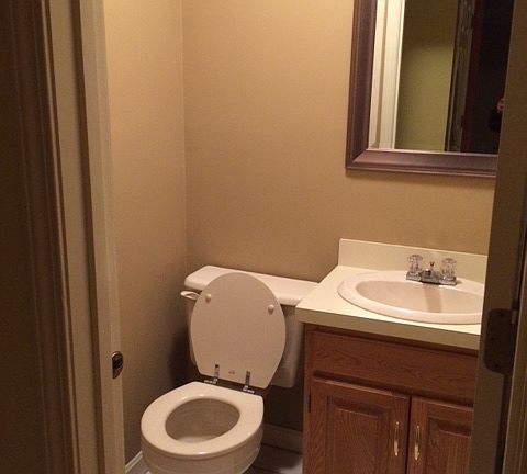 2nd image of 6 Bayberry Ln