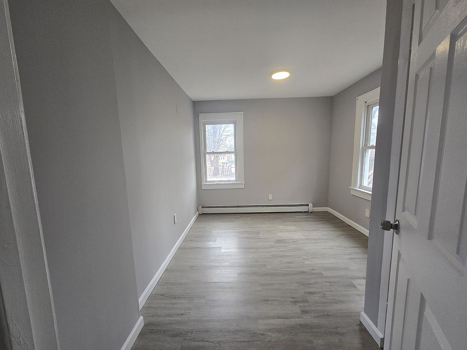 1st image of 127 N Grove St #4D