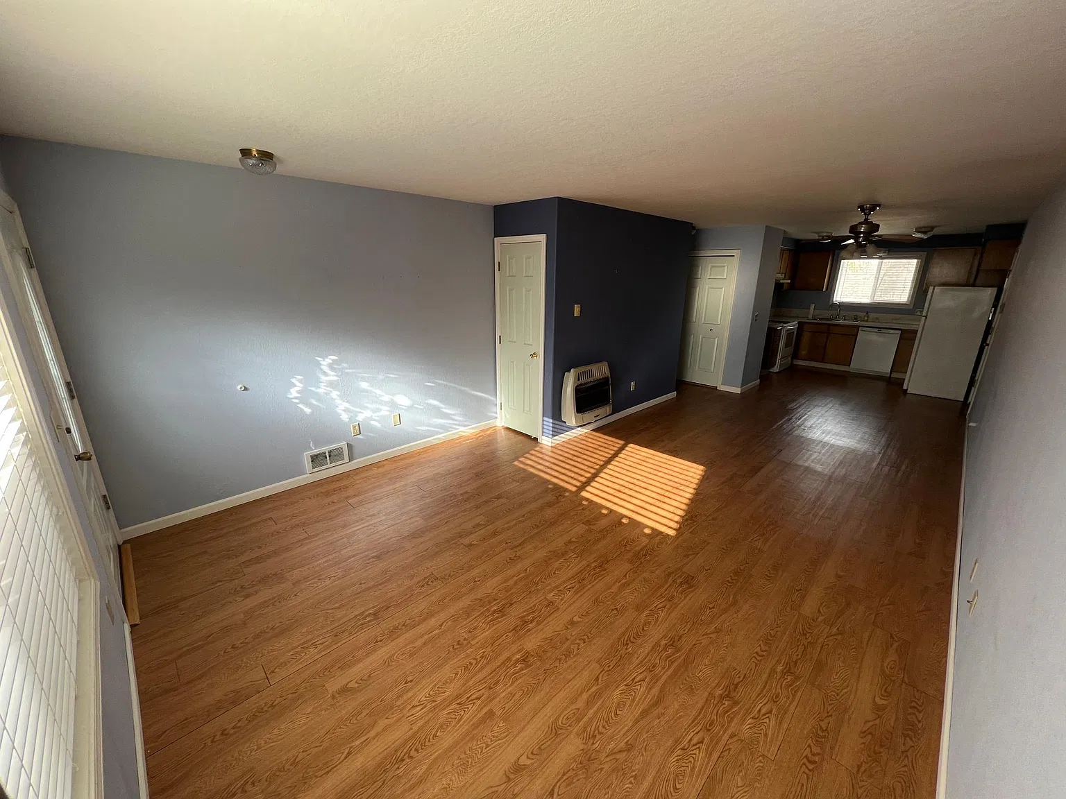 2 bed, 976 sqft, $1,500 — Photo 4