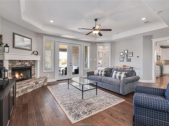 2nd image of 2619 Kimbolton Dr