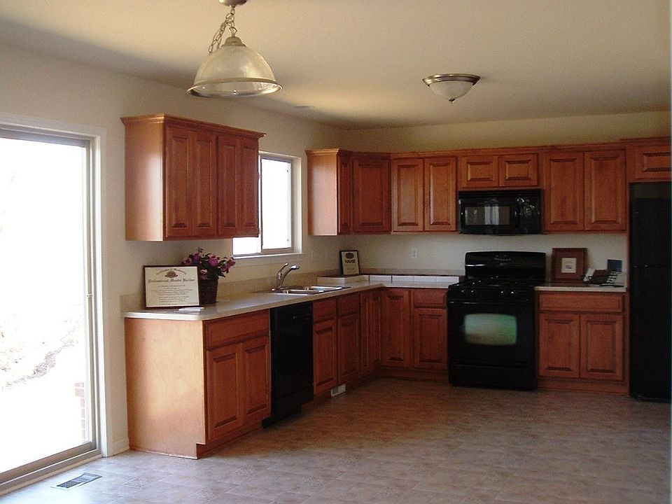 1st image of 861 Snyder St
