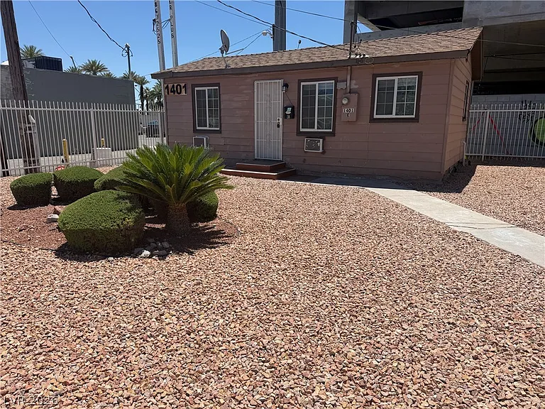 1401 S Casino Center Blvd #E — Photo 2
