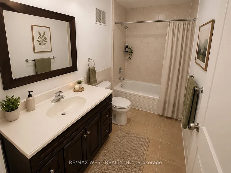 2089 Dufferin St #1 — Photo 14
