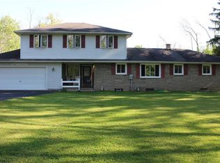 8675 Stahley Rd, East Amherst, NY 14051