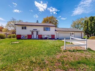 818 S 10th St, Lake City, MN 55041