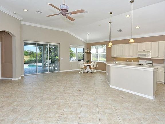 3rd image of 110 Bolanza Ct