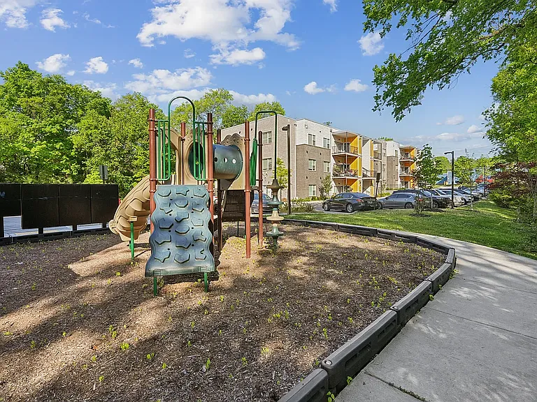Burlington Commons — Photo 18