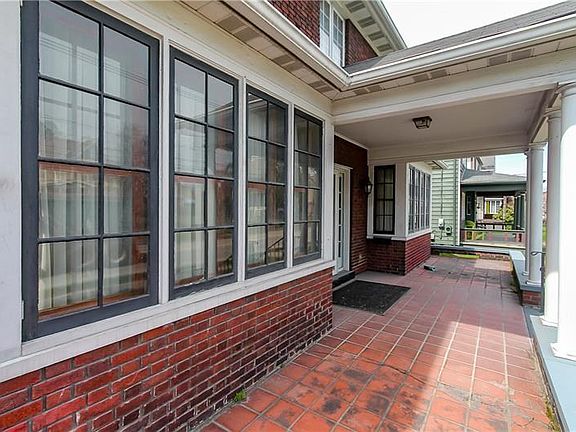 4th image of 228 S Walnut St